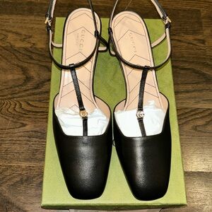 Gucci
Gucci Double G Slingback Pumps